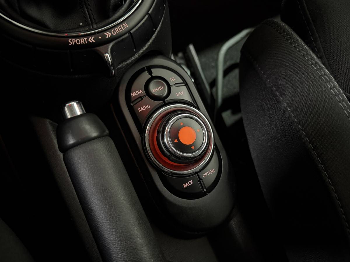 MINI 3-Deurs MINI 3-Deurs 1.2 One Chili Business – Automaat – Navi / Bluetooth / Parksens. achter