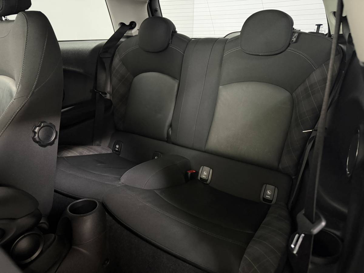 MINI 3-Deurs MINI 3-Deurs 1.2 One Chili Business – Automaat – Navi / Bluetooth / Parksens. achter