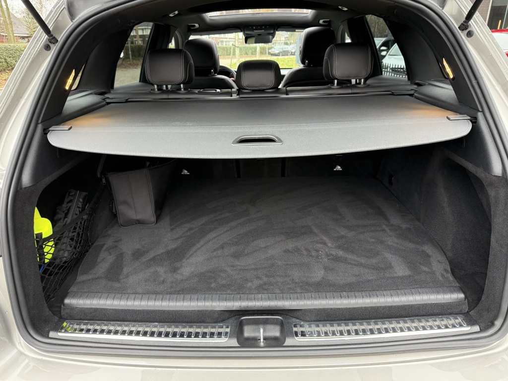 Mercedes-Benz GLC Mercedes-benz GLC-klasse 300e 4M AMG Styling I Night I Pano I Trekhaak I Camera I 19”