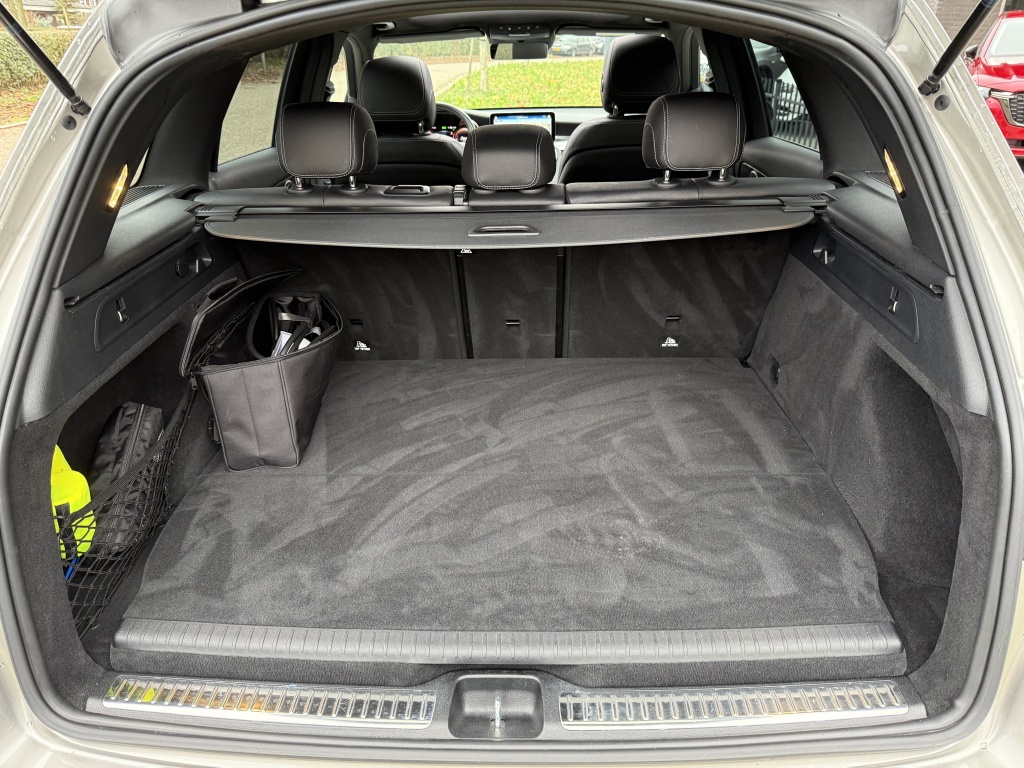 Mercedes-Benz GLC Mercedes-benz GLC-klasse 300e 4M AMG Styling I Night I Pano I Trekhaak I Camera I 19”