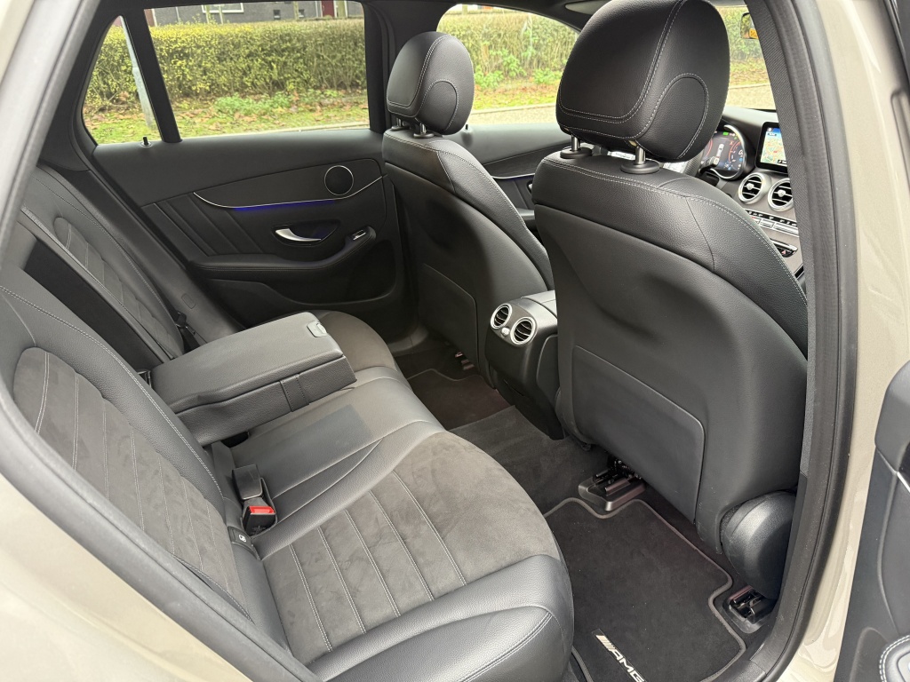 Mercedes-Benz GLC Mercedes-benz GLC-klasse 300e 4M AMG Styling I Night I Pano I Trekhaak I Camera I 19”