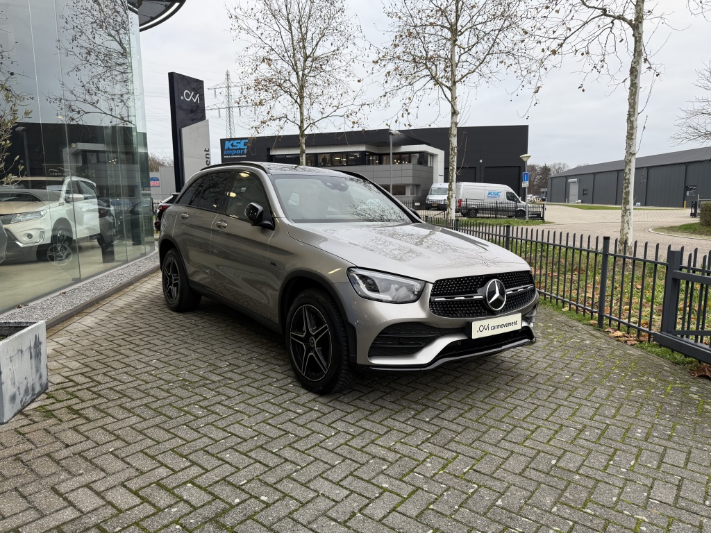 Mercedes-Benz GLC Mercedes-benz GLC-klasse 300e 4M AMG Styling I Night I Pano I Trekhaak I Camera I 19”