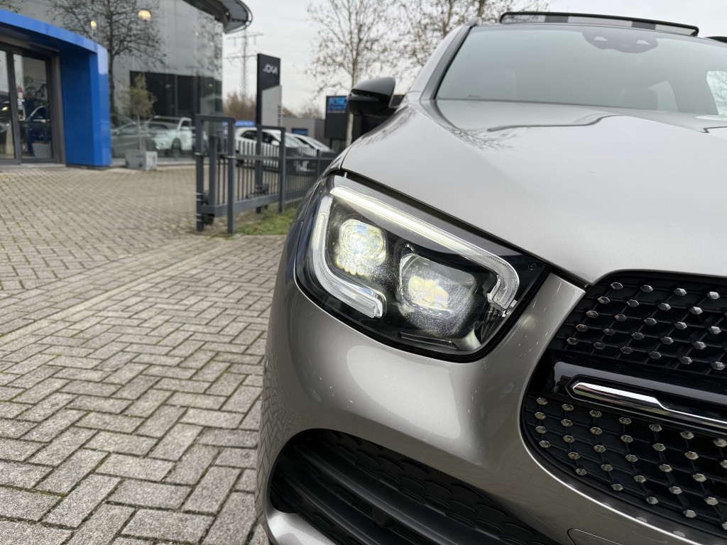 Mercedes-Benz GLC Mercedes-benz GLC-klasse 300e 4M AMG Styling I Night I Pano I Trekhaak I Camera I 19”
