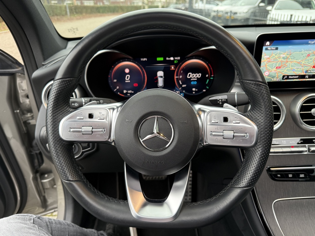 Mercedes-Benz GLC Mercedes-benz GLC-klasse 300e 4M AMG Styling I Night I Pano I Trekhaak I Camera I 19”