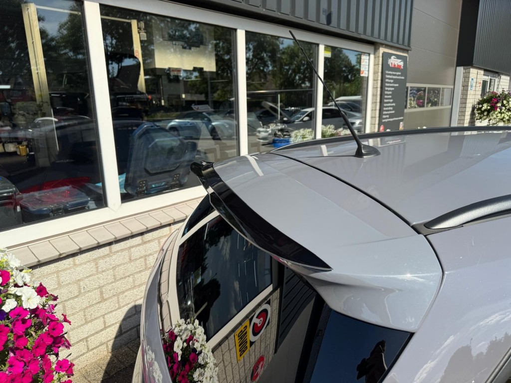 Ford Focus Ford Focus 2.0 ST-2 Wagon Winterpakket Maxton RS velgen Recaro Liefhebbers auto!