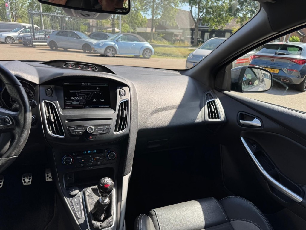 Ford Focus Ford Focus 2.0 ST-2 Wagon Winterpakket Maxton RS velgen Recaro Liefhebbers auto!