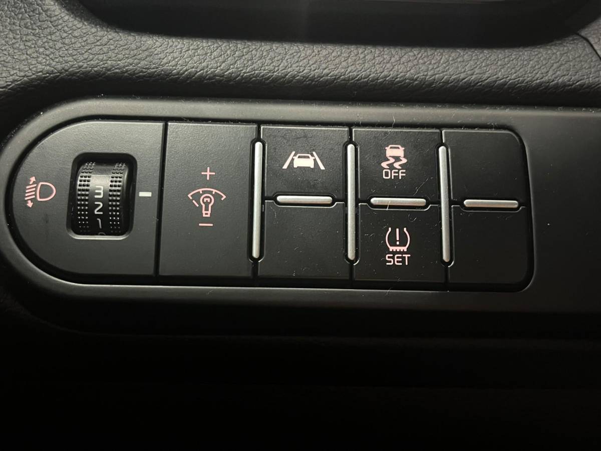 Kia Ceed Sportswagon Kia Ceed Sportswagon 1.0 T-GDi Pulse Navigatie Apple Carplay Android Auto Parkeerhulp achter Cruise Control Half leder Climate Control Lichtmetalen velgen