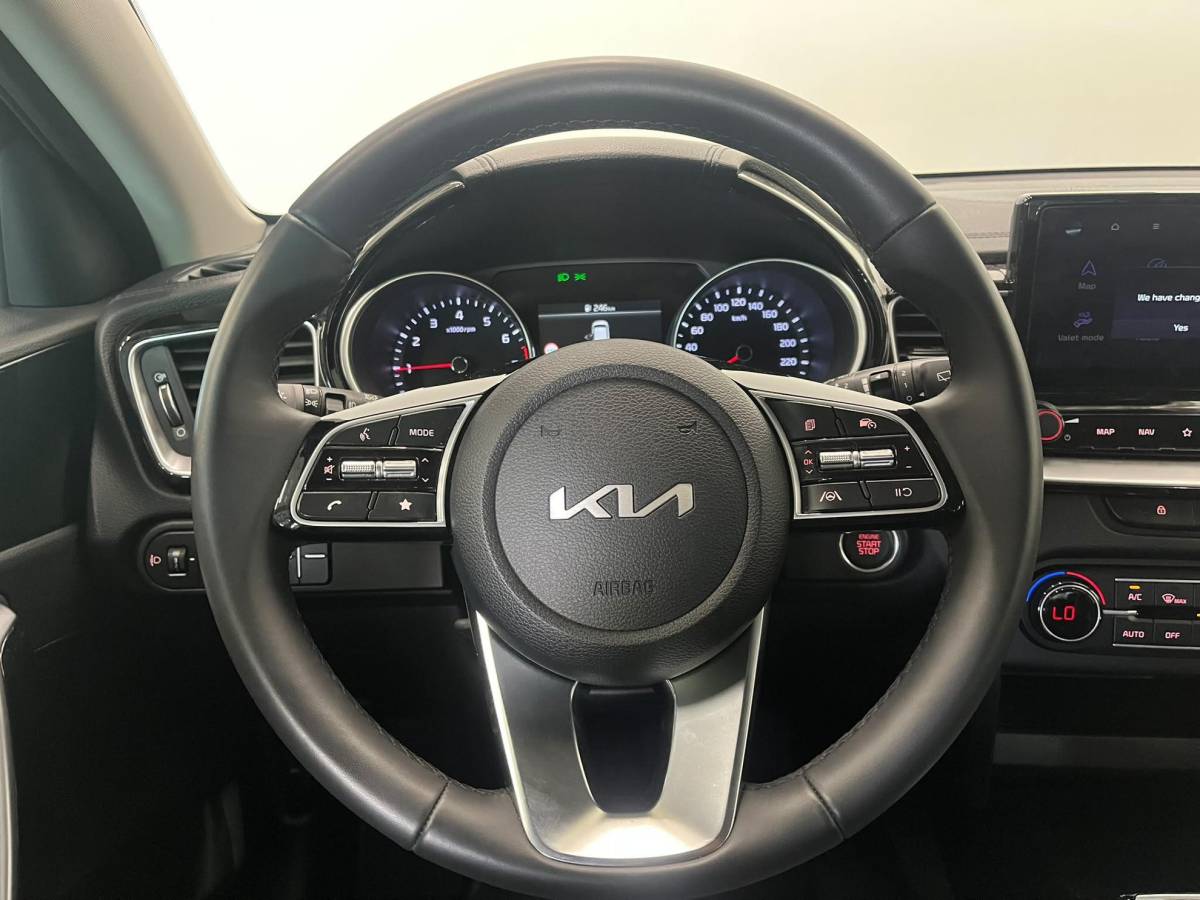 Kia Ceed Sportswagon Kia Ceed Sportswagon 1.0 T-GDi Pulse Navigatie Apple Carplay Android Auto Parkeerhulp achter Cruise Control Half leder Climate Control Lichtmetalen velgen