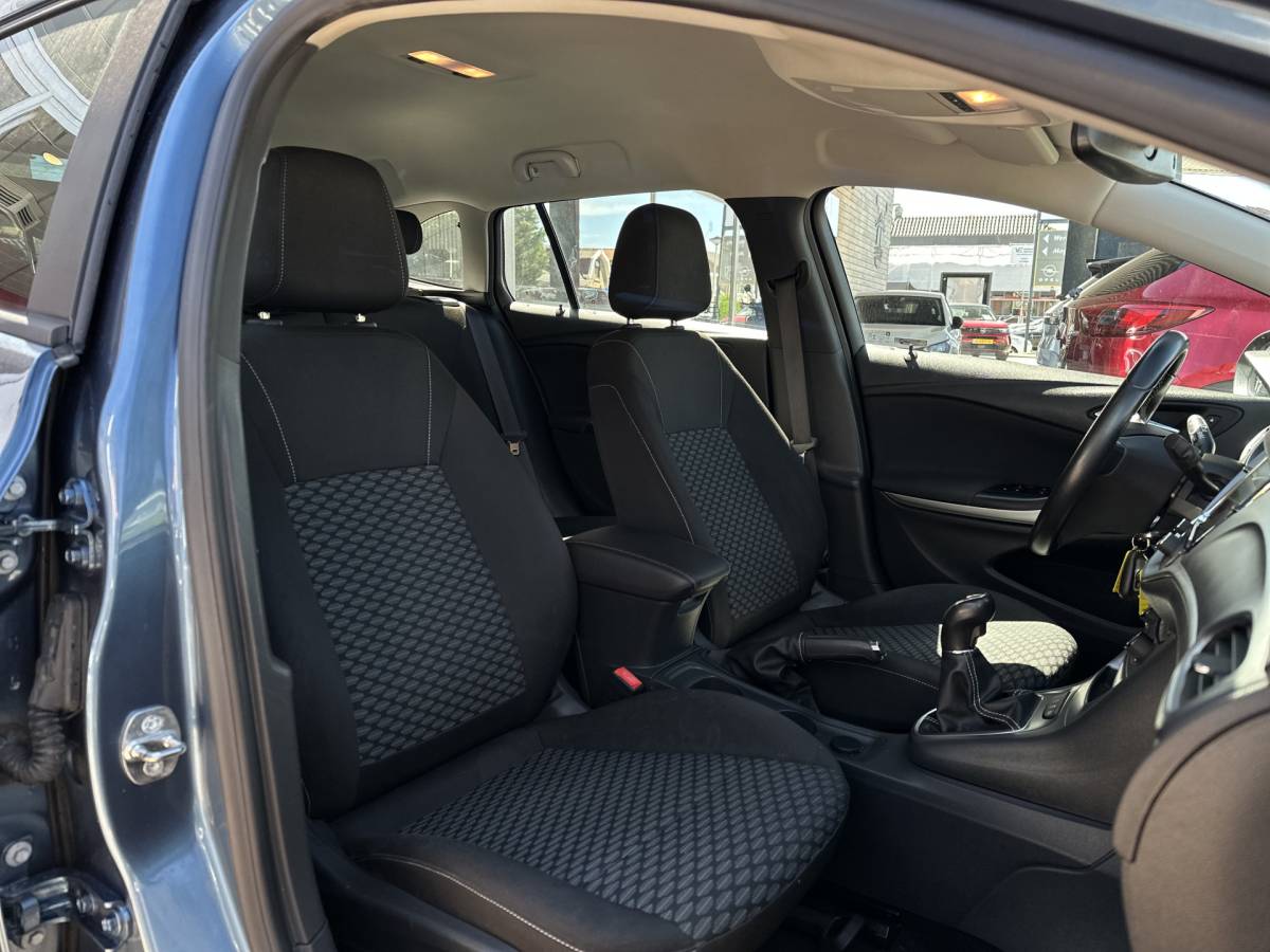 Opel Astra Opel Astra Sports Tourer 1.4 Online Edition