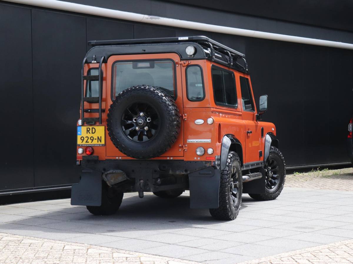 Land Rover Defender Land Rover Defender 2.4 TD 90 SW SVX 60th Anniversary | 4 PERS. | STOELVERW. | TREKHAAK | DAK | AIRCO |