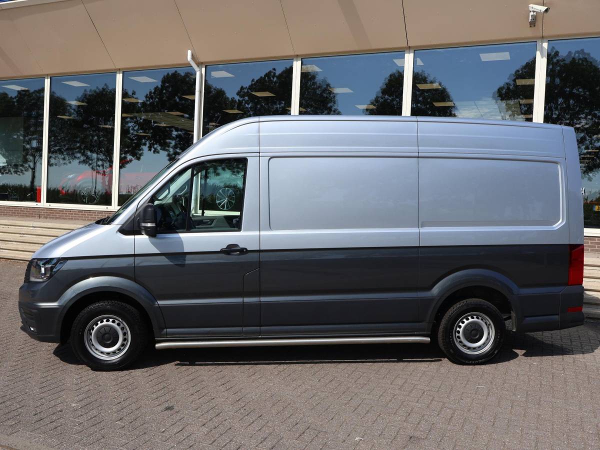 Volkswagen Crafter Volkswagen Crafter 35 2.0 TDI 140 PK L3H3 TWO-TONE + 3000 KG TREKHAAK | APPLE CARPLAY | CRUISE | SIDEBARS | NAVIGATIE