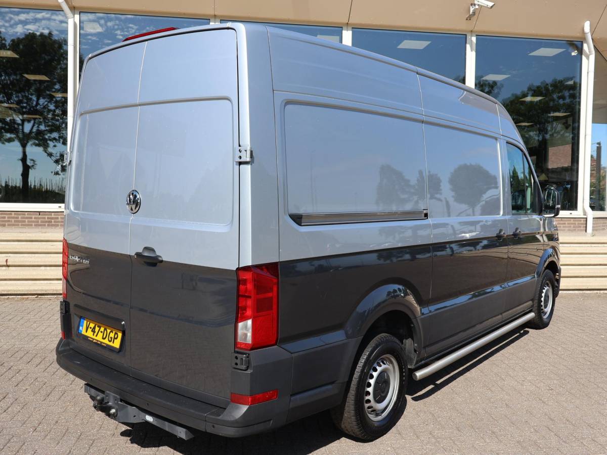 Volkswagen Crafter Volkswagen Crafter 35 2.0 TDI 140 PK L3H3 TWO-TONE + 3000 KG TREKHAAK | APPLE CARPLAY | CRUISE | SIDEBARS | NAVIGATIE