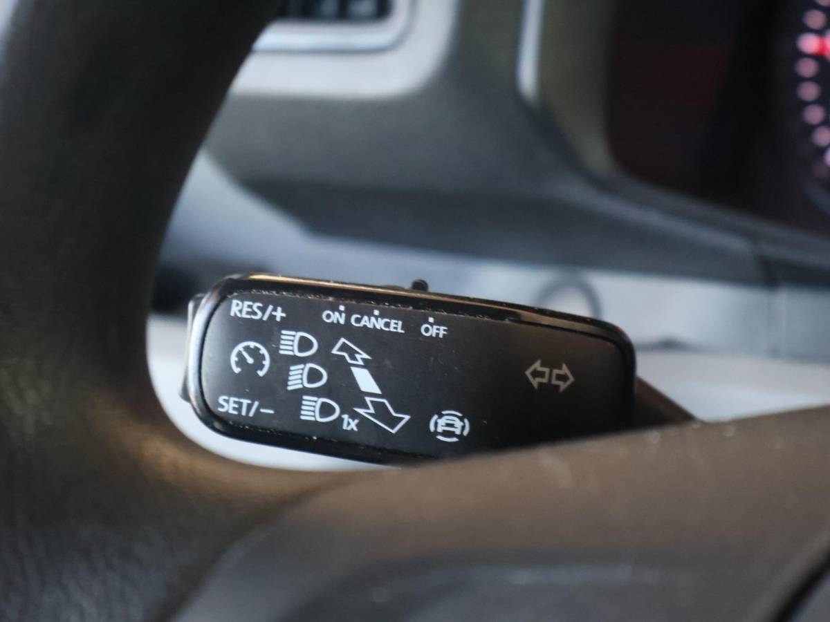Volkswagen Crafter Volkswagen Crafter 35 2.0 TDI 140 PK L3H3 TWO-TONE + 3000 KG TREKHAAK | APPLE CARPLAY | CRUISE | SIDEBARS | NAVIGATIE