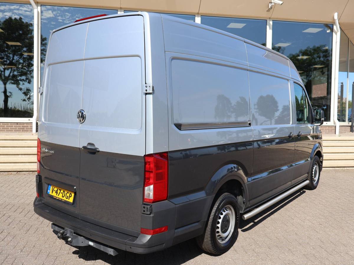 Volkswagen Crafter Volkswagen Crafter 35 2.0 TDI 140 PK L3H3 TWO-TONE + 3000 KG TREKHAAK | APPLE CARPLAY | CRUISE | SIDEBARS | NAVIGATIE