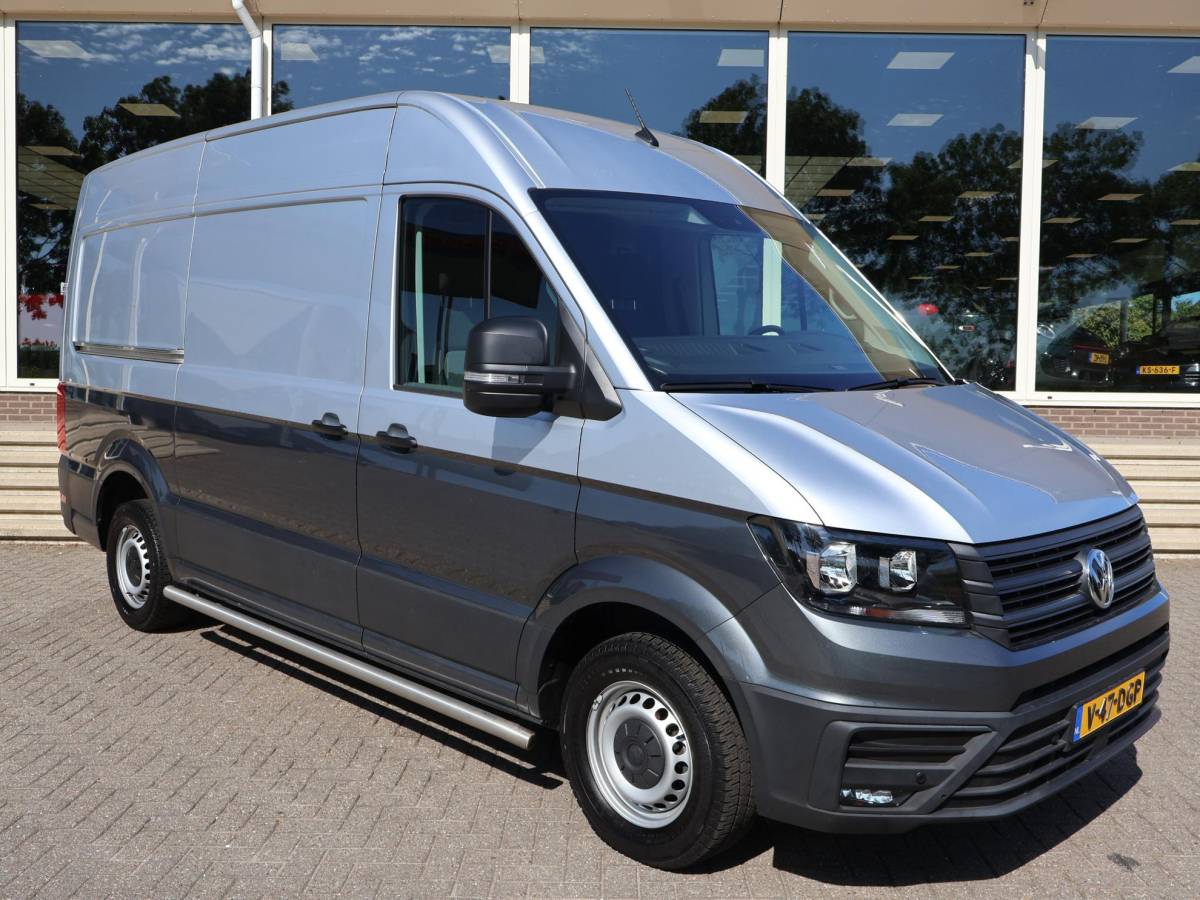 Volkswagen Crafter Volkswagen Crafter 35 2.0 TDI 140 PK L3H3 TWO-TONE + 3000 KG TREKHAAK | APPLE CARPLAY | CRUISE | SIDEBARS | NAVIGATIE