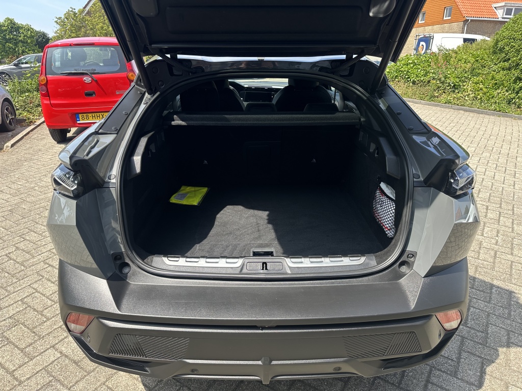 Peugeot 408 Peugeot 408 1.6 HYbrid 225 GT | Massage | Adaptieve Cruise | Elektrische Ach
