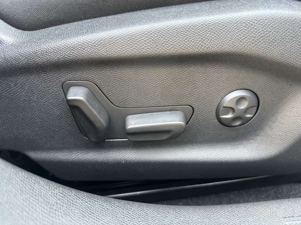 Peugeot 408 Peugeot 408 1.6 HYbrid 225 GT | Massage | Adaptieve Cruise | Elektrische Ach