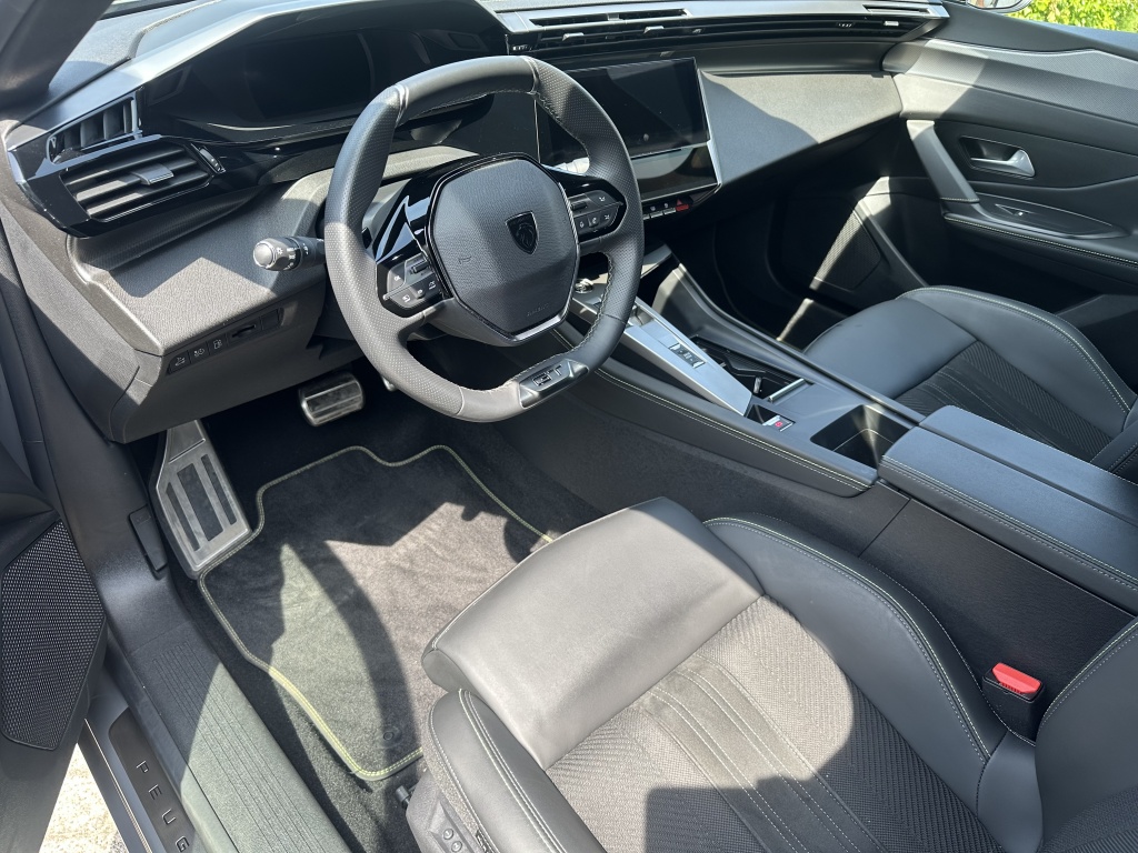 Peugeot 408 Peugeot 408 1.6 HYbrid 225 GT | Massage | Adaptieve Cruise | Elektrische Ach