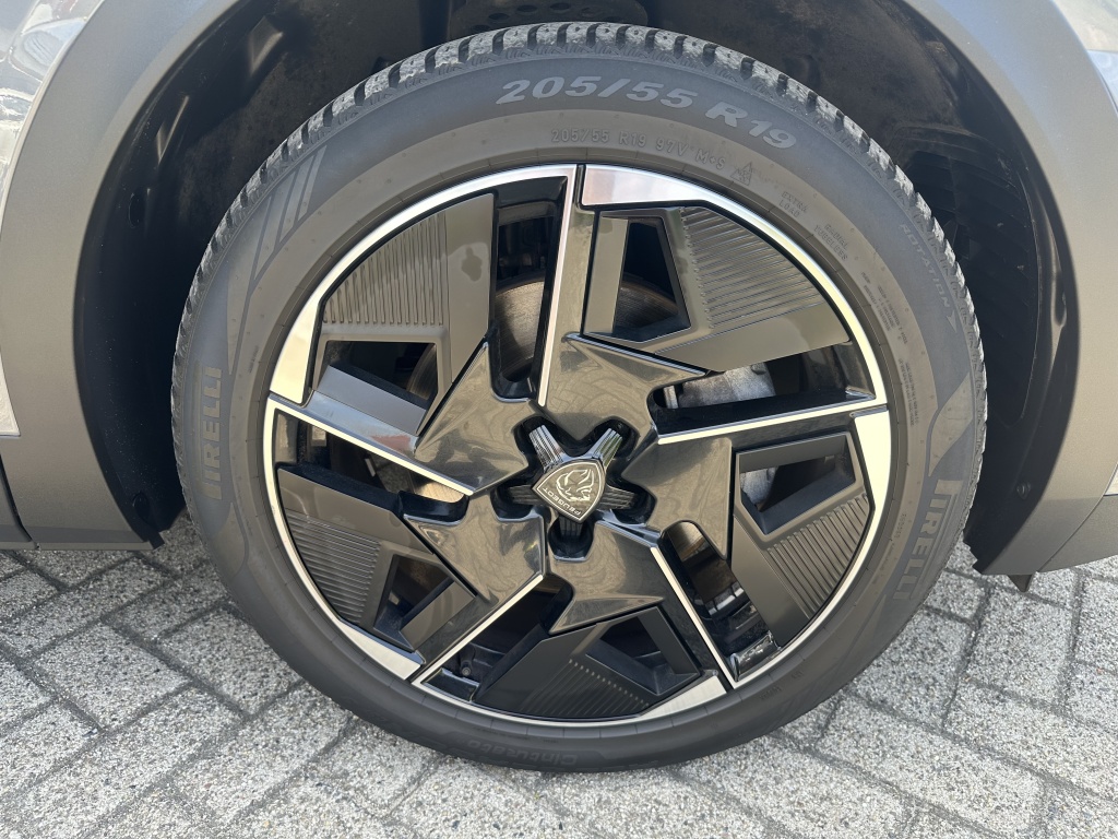 Peugeot 408 Peugeot 408 1.6 HYbrid 225 GT | Massage | Adaptieve Cruise | Elektrische Ach