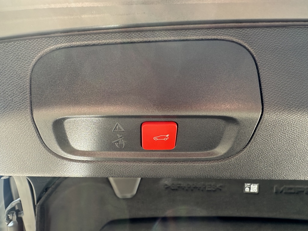 Peugeot 408 Peugeot 408 1.6 HYbrid 225 GT | Massage | Adaptieve Cruise | Elektrische Ach