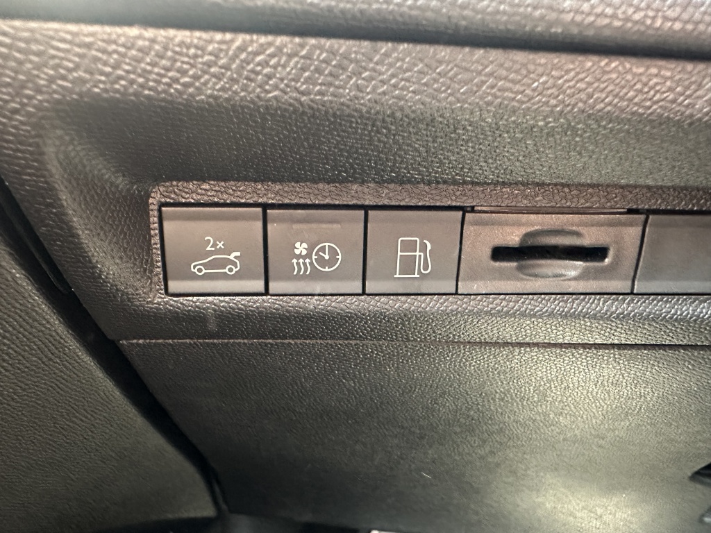 Peugeot 408 Peugeot 408 1.6 HYbrid 225 GT | Massage | Adaptieve Cruise | Elektrische Ach