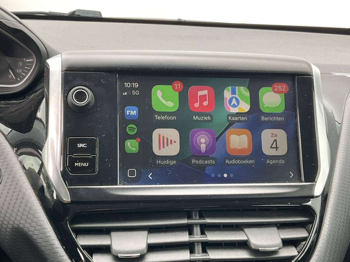 Peugeot 2008 Peugeot 2008 1.2 111pk Blue Lion Carplay Airco Cruise Hoge zit