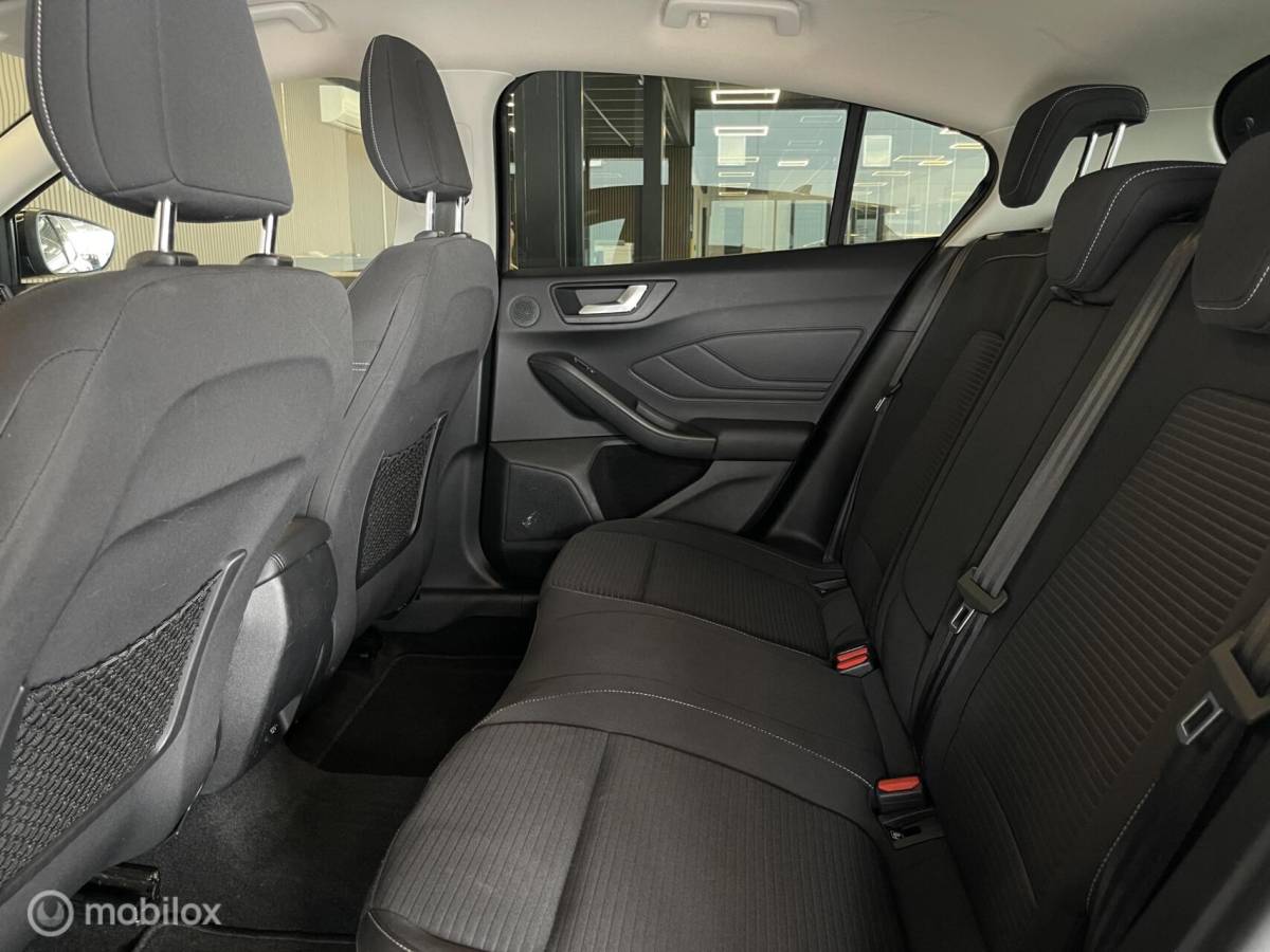 Ford Focus Ford Focus 1.0 EcoBoost Titanium Business | B&O | ACC | Trekhaak | Distributieriem Vervangen