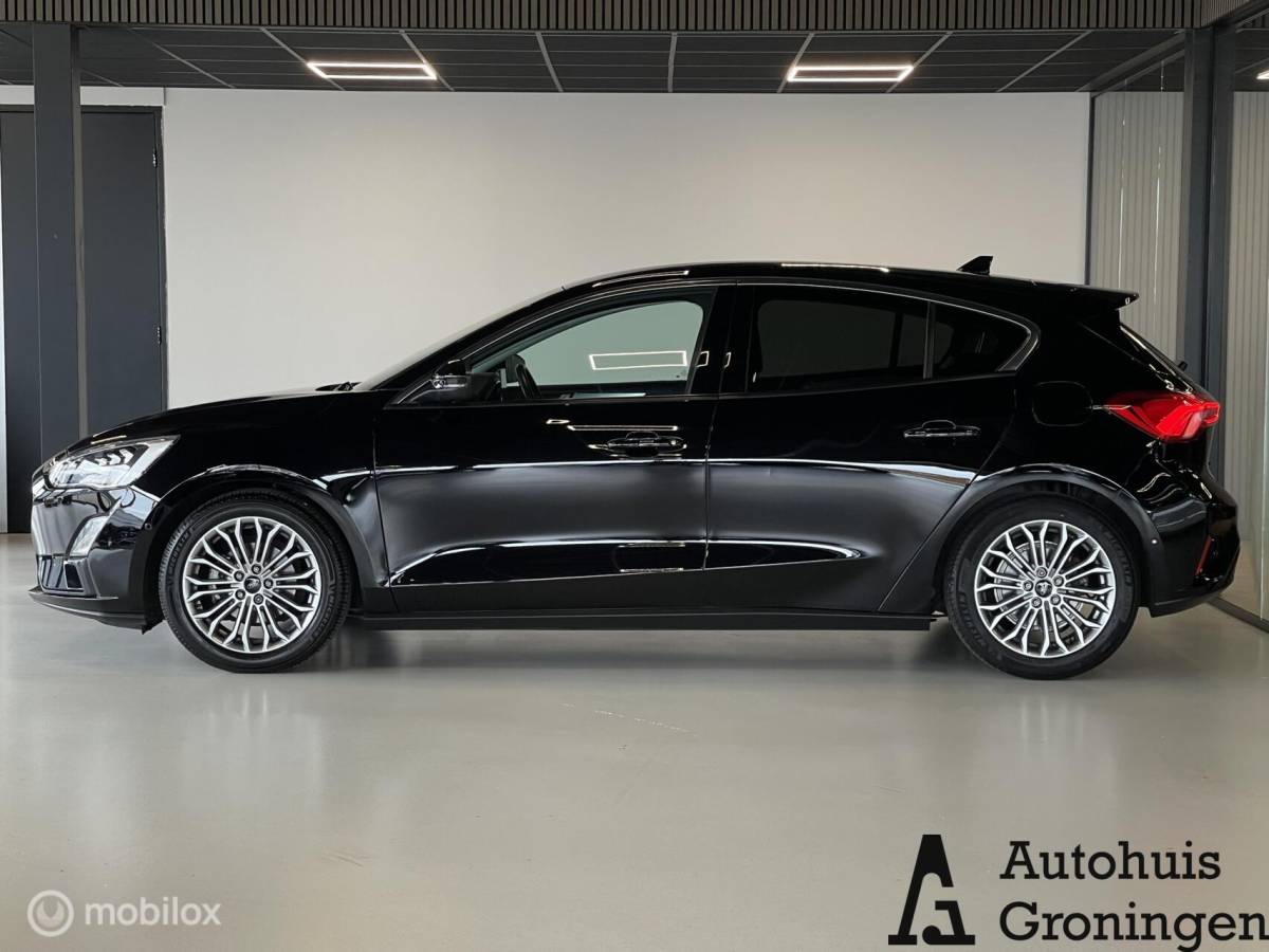 Ford Focus Ford Focus 1.0 EcoBoost Titanium Business | B&O | ACC | Trekhaak | Distributieriem Vervangen