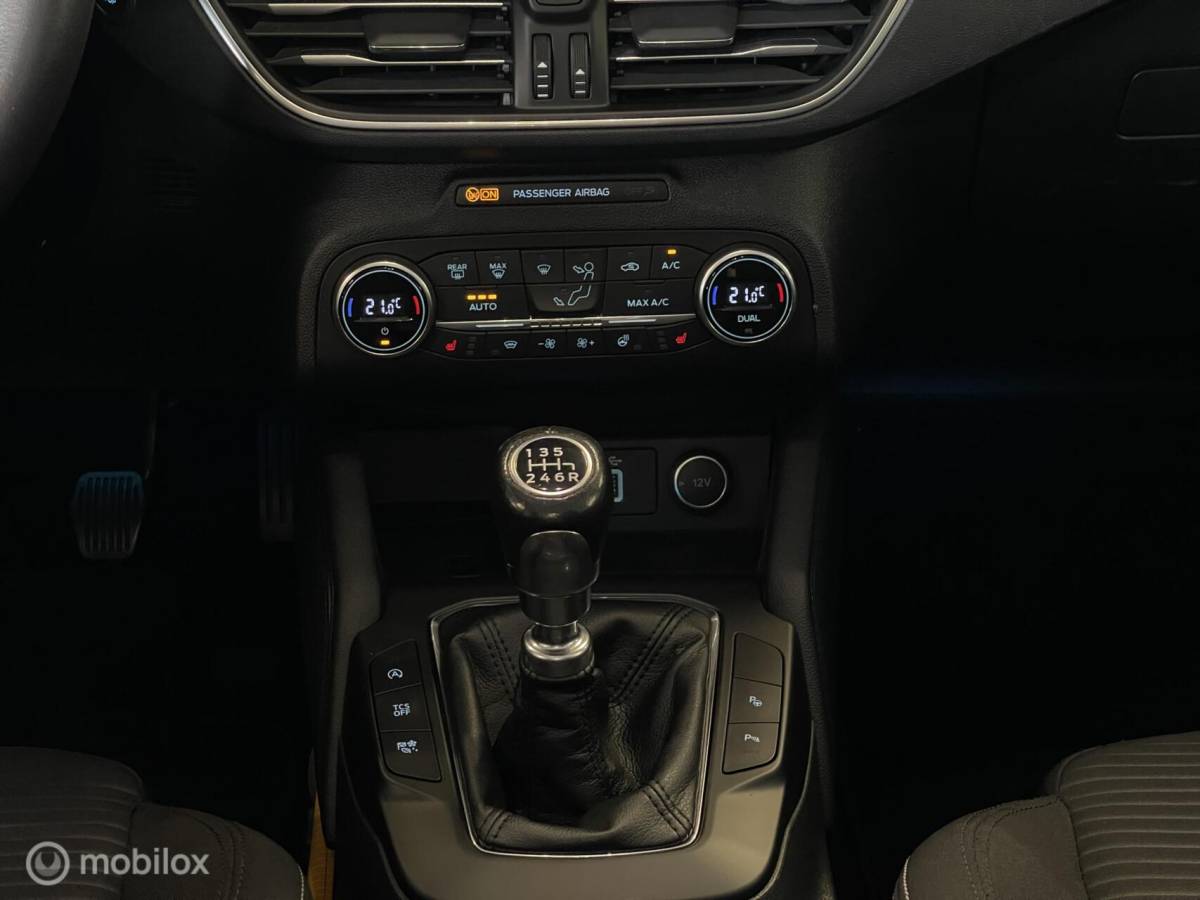 Ford Focus Ford Focus 1.0 EcoBoost Titanium Business | B&O | ACC | Trekhaak | Distributieriem Vervangen