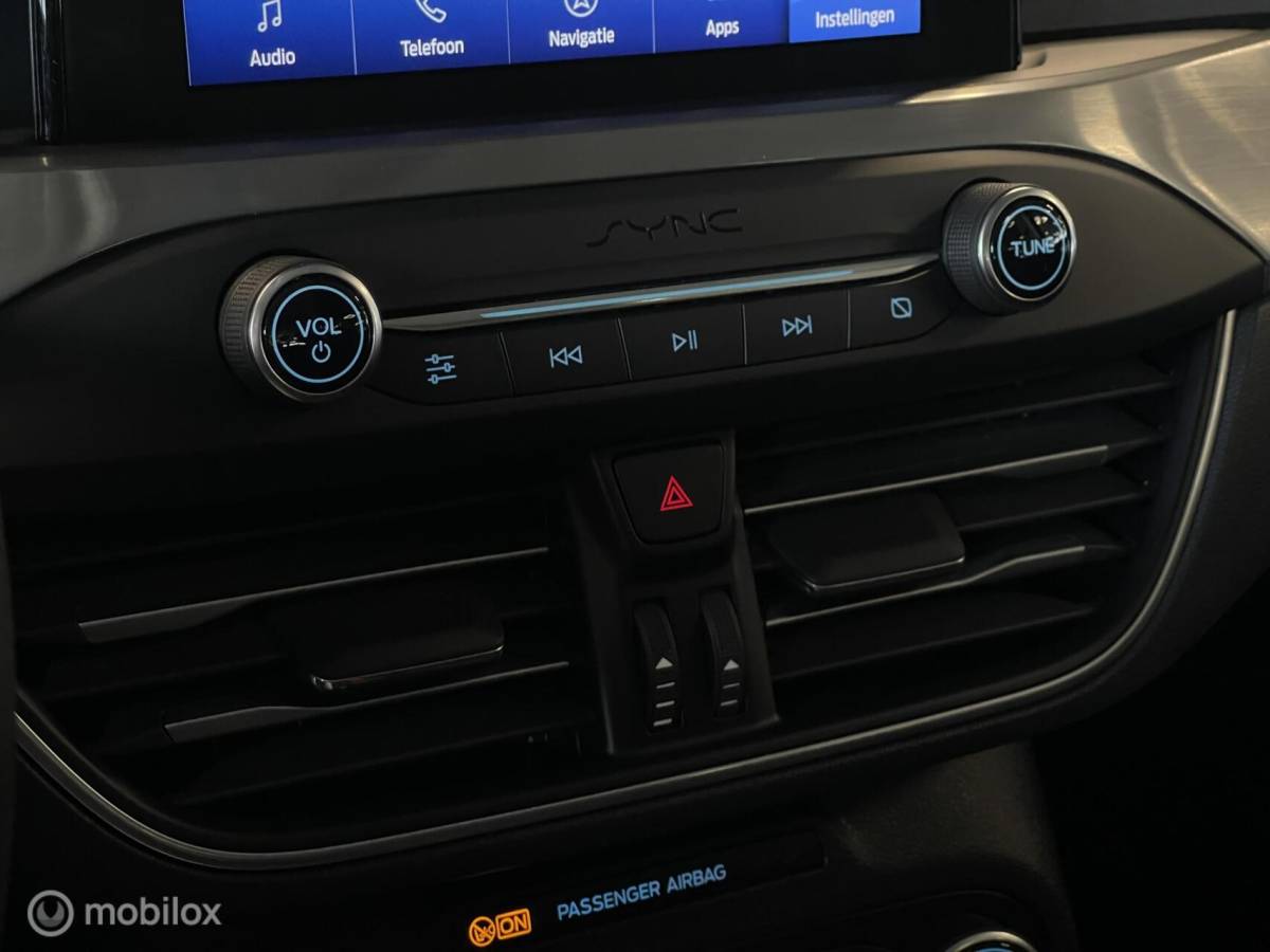 Ford Focus Ford Focus 1.0 EcoBoost Titanium Business | B&O | ACC | Trekhaak | Distributieriem Vervangen