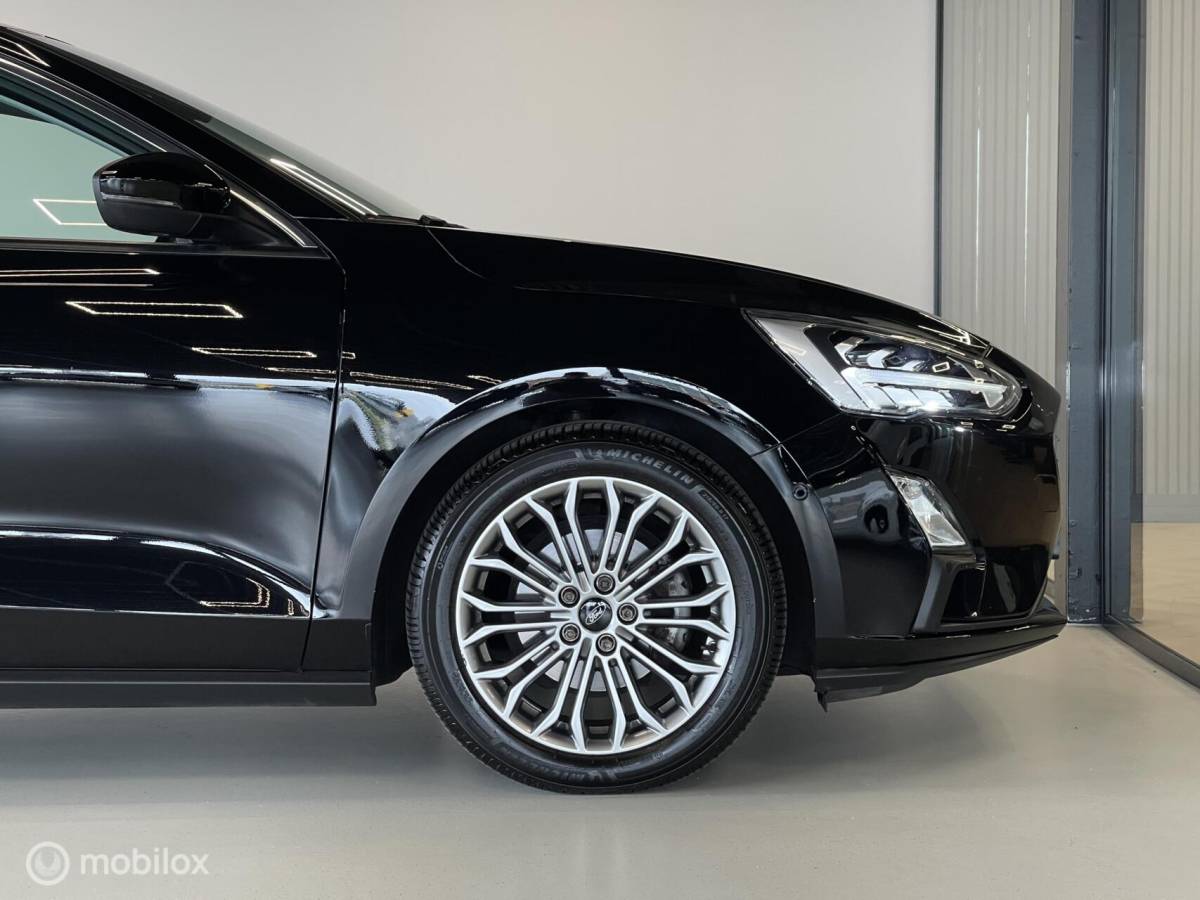 Ford Focus Ford Focus 1.0 EcoBoost Titanium Business | B&O | ACC | Trekhaak | Distributieriem Vervangen