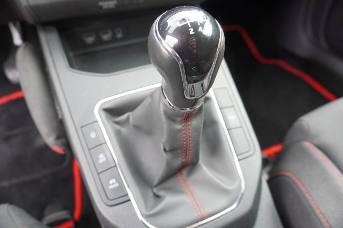 SEAT Ibiza Seat Ibiza 1.0 TSI FR Business Intense CarPlay Cruis Pdc Trekhaak