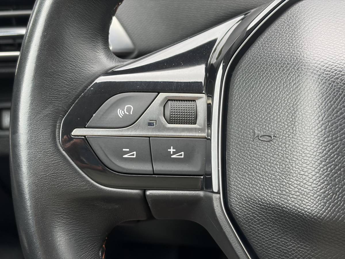 Peugeot 5008 Peugeot 5008 1.2 PureTech Active 1e Eigenaar,D-riem 12-2023,Trekhaak,7 Persoons,6 Bak,Carplay,Clima,Cruise,131pk,Pdc,Dealer Onderhouden,N.A.P,Apk tot 05-2027