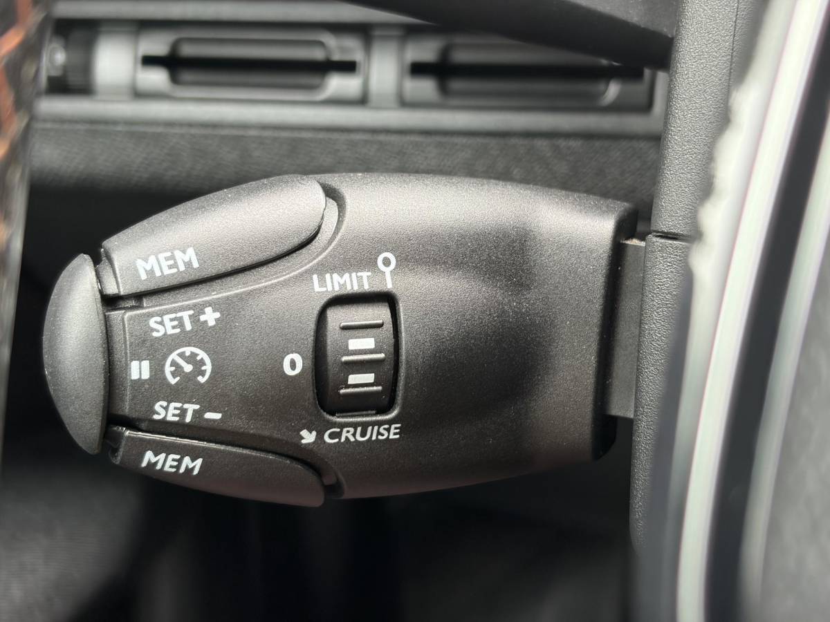 Peugeot 5008 Peugeot 5008 1.2 PureTech Active 1e Eigenaar,D-riem 12-2023,Trekhaak,7 Persoons,6 Bak,Carplay,Clima,Cruise,131pk,Pdc,Dealer Onderhouden,N.A.P,Apk tot 05-2027