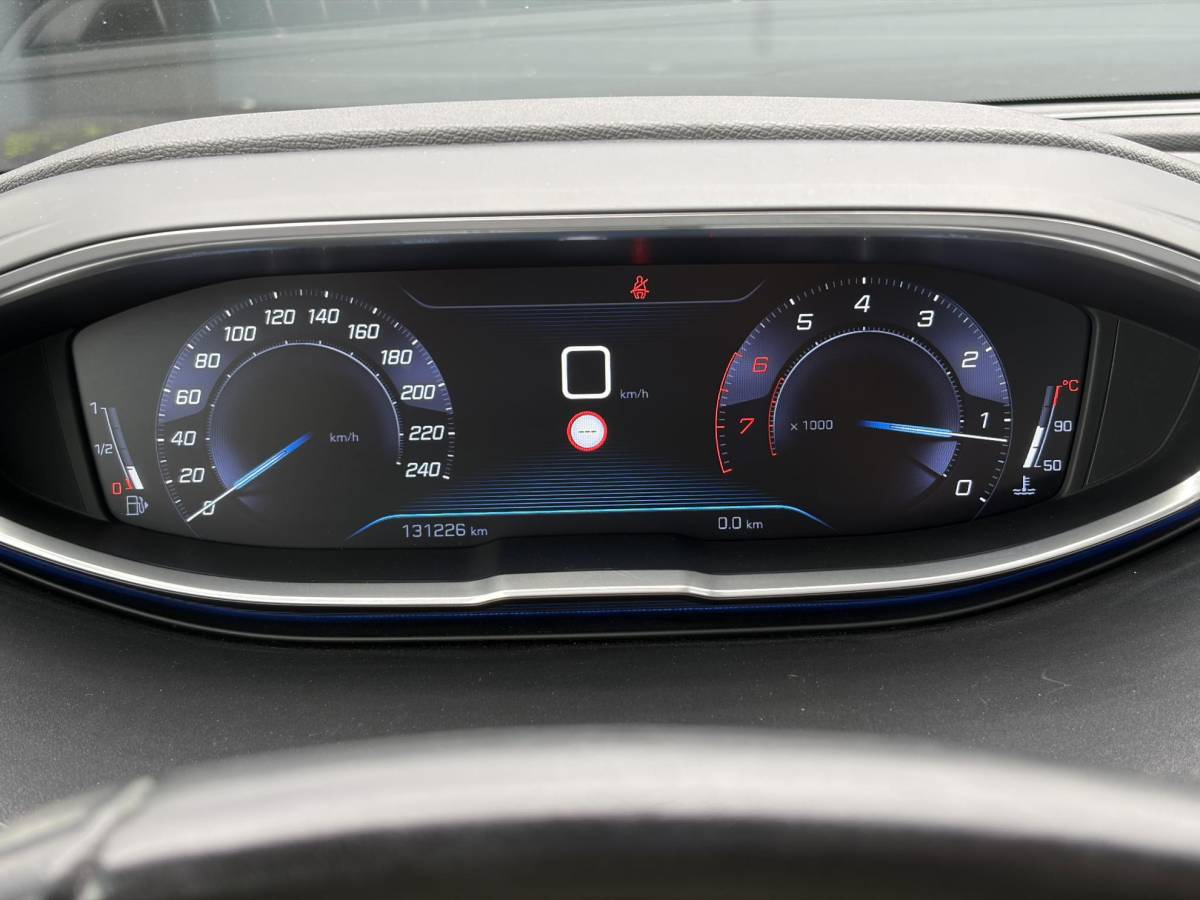 Peugeot 5008 Peugeot 5008 1.2 PureTech Active 1e Eigenaar,D-riem 12-2023,Trekhaak,7 Persoons,6 Bak,Carplay,Clima,Cruise,131pk,Pdc,Dealer Onderhouden,N.A.P,Apk tot 05-2027