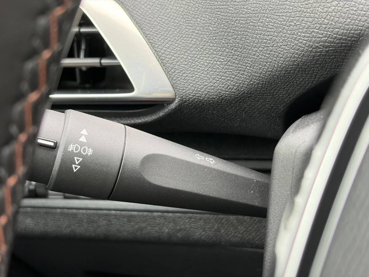 Peugeot 5008 Peugeot 5008 1.2 PureTech Active 1e Eigenaar,D-riem 12-2023,Trekhaak,7 Persoons,6 Bak,Carplay,Clima,Cruise,131pk,Pdc,Dealer Onderhouden,N.A.P,Apk tot 05-2027