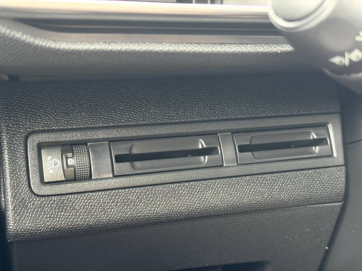 Peugeot 5008 Peugeot 5008 1.2 PureTech Active 1e Eigenaar,D-riem 12-2023,Trekhaak,7 Persoons,6 Bak,Carplay,Clima,Cruise,131pk,Pdc,Dealer Onderhouden,N.A.P,Apk tot 05-2027