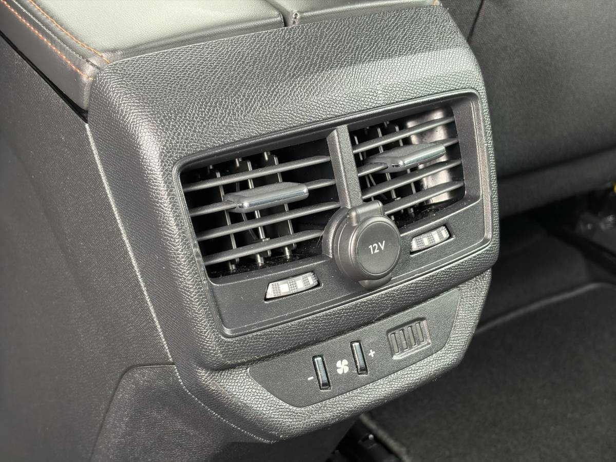 Peugeot 5008 Peugeot 5008 1.2 PureTech Active 1e Eigenaar,D-riem 12-2023,Trekhaak,7 Persoons,6 Bak,Carplay,Clima,Cruise,131pk,Pdc,Dealer Onderhouden,N.A.P,Apk tot 05-2027
