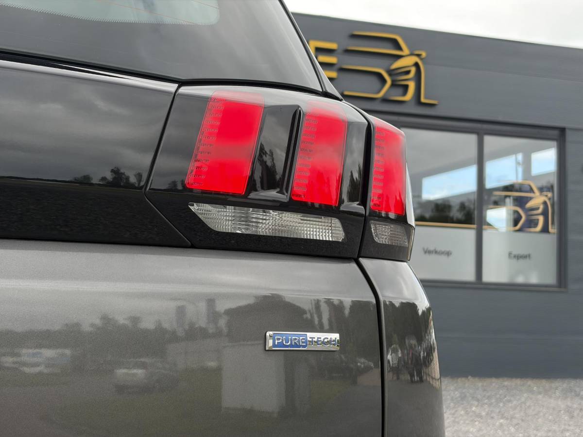 Peugeot 5008 Peugeot 5008 1.2 PureTech Active 1e Eigenaar,D-riem 12-2023,Trekhaak,7 Persoons,6 Bak,Carplay,Clima,Cruise,131pk,Pdc,Dealer Onderhouden,N.A.P,Apk tot 05-2027