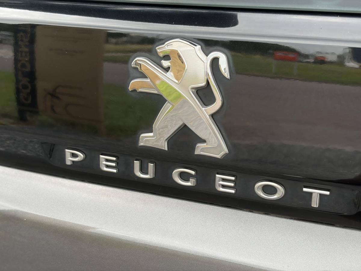 Peugeot 5008 Peugeot 5008 1.2 PureTech Active 1e Eigenaar,D-riem 12-2023,Trekhaak,7 Persoons,6 Bak,Carplay,Clima,Cruise,131pk,Pdc,Dealer Onderhouden,N.A.P,Apk tot 05-2027