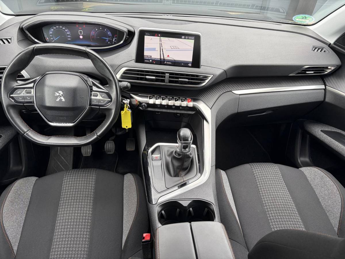Peugeot 5008 Peugeot 5008 1.2 PureTech Active 1e Eigenaar,D-riem 12-2023,Trekhaak,7 Persoons,6 Bak,Carplay,Clima,Cruise,131pk,Pdc,Dealer Onderhouden,N.A.P,Apk tot 05-2027