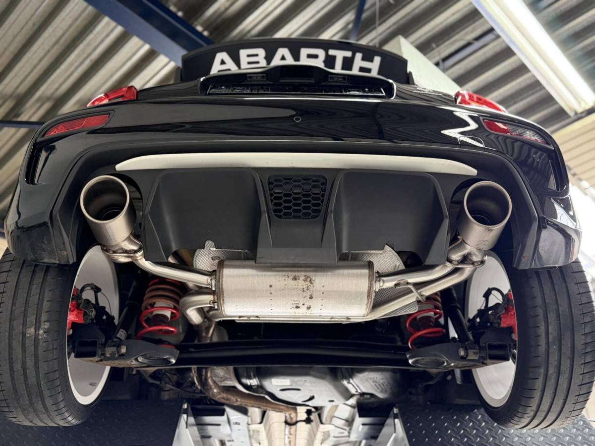 Abarth 695 Abarth 695 1.4 T-Jet Esseesse UNIEK!|180PK|Sabelt|Akrapovic