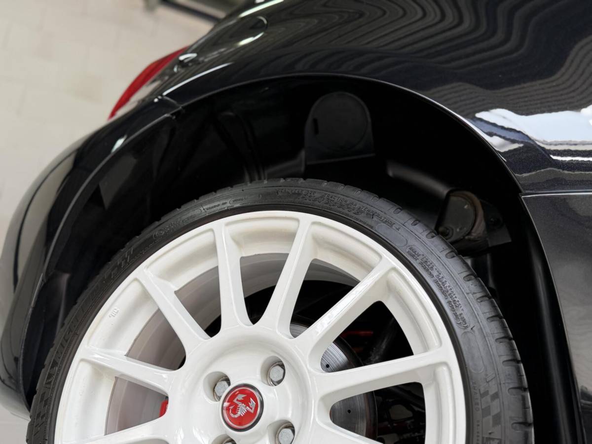 Abarth 695 Abarth 695 1.4 T-Jet Esseesse UNIEK!|180PK|Sabelt|Akrapovic