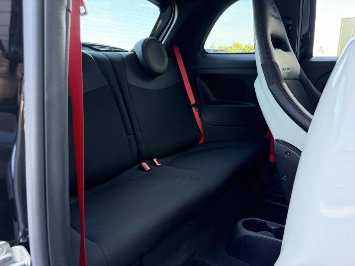 Abarth 695 Abarth 695 1.4 T-Jet Esseesse UNIEK!|180PK|Sabelt|Akrapovic