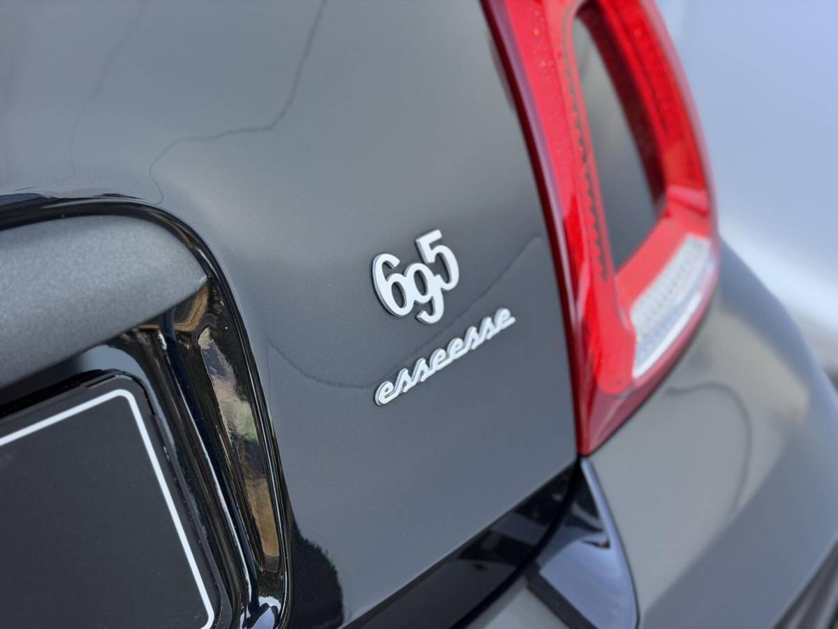 Abarth 695 Abarth 695 1.4 T-Jet Esseesse UNIEK!|180PK|Sabelt|Akrapovic