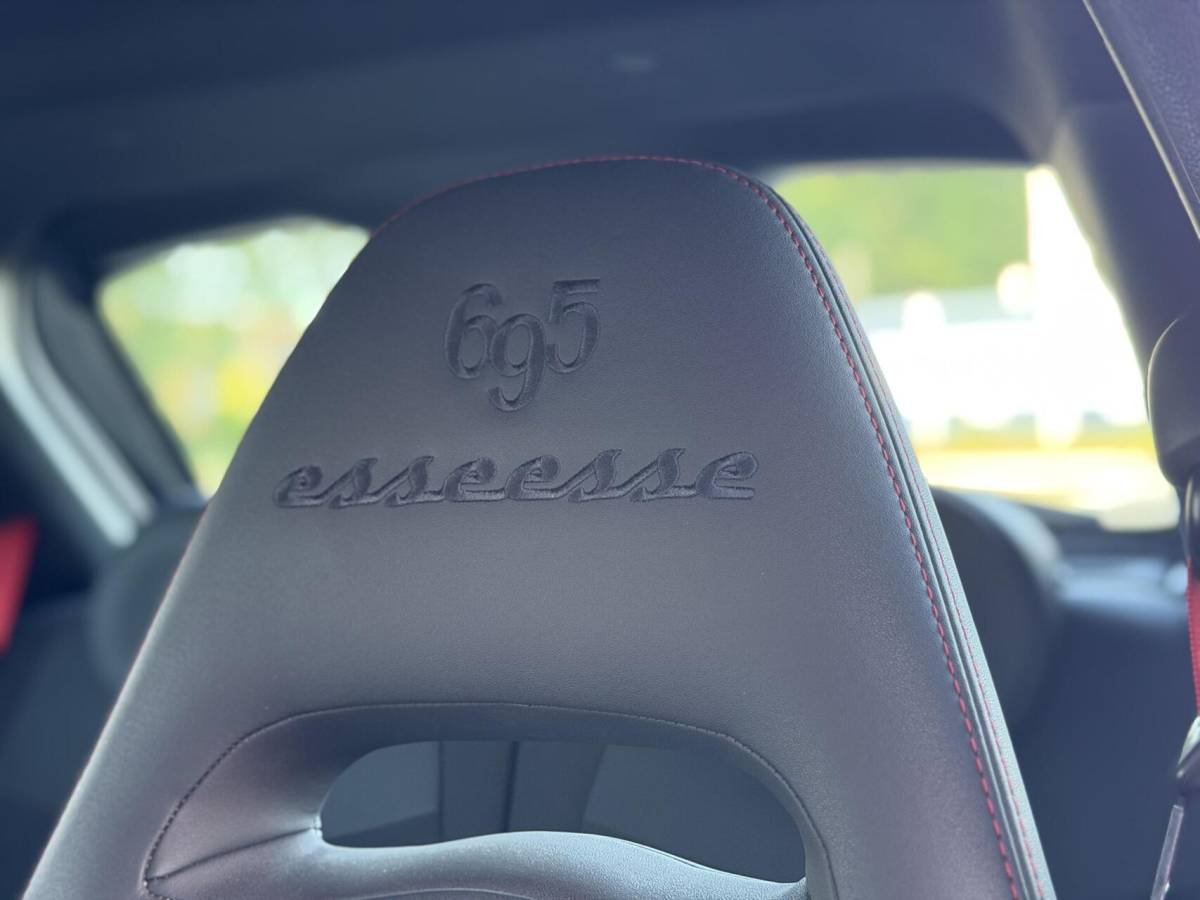 Abarth 695 Abarth 695 1.4 T-Jet Esseesse UNIEK!|180PK|Sabelt|Akrapovic