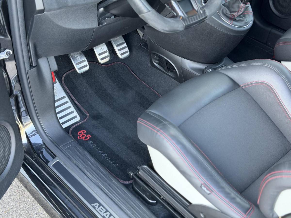 Abarth 695 Abarth 695 1.4 T-Jet Esseesse UNIEK!|180PK|Sabelt|Akrapovic