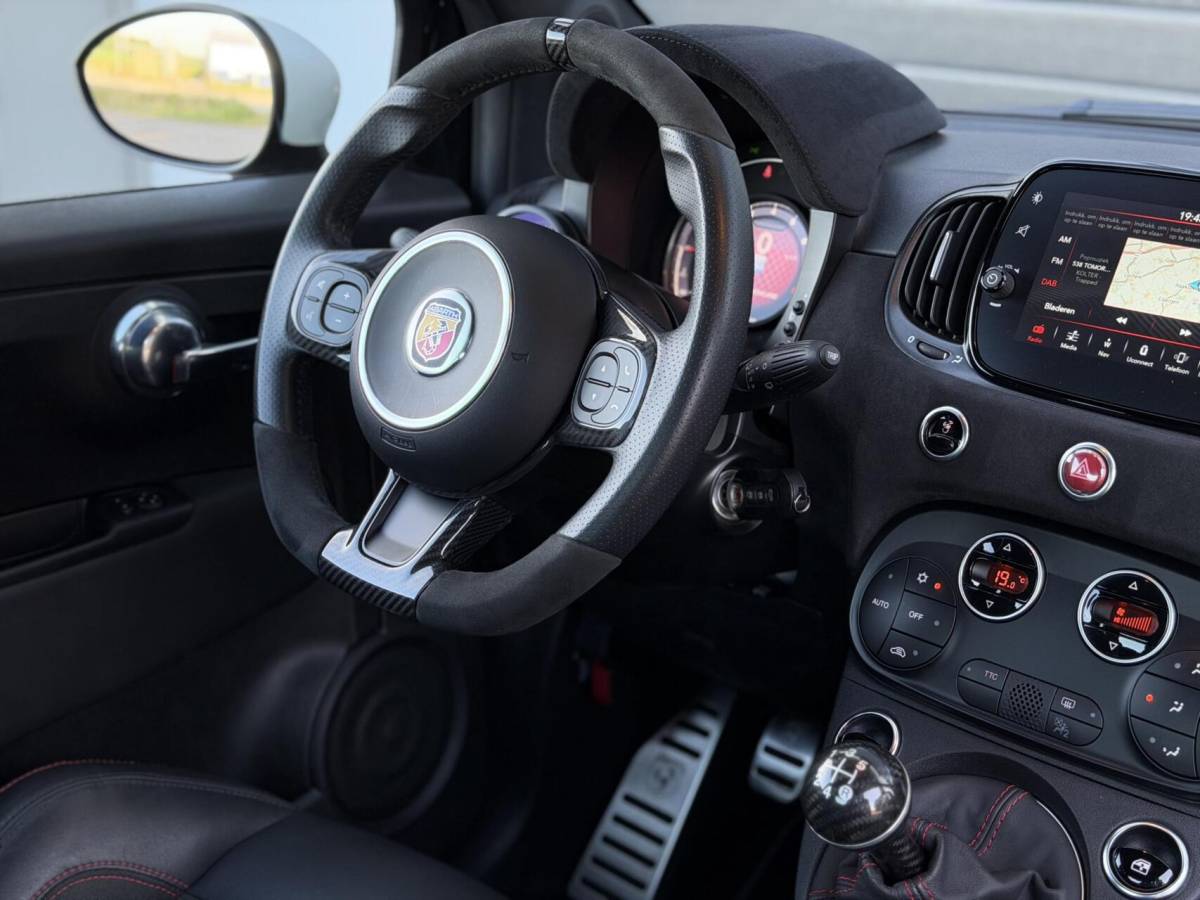 Abarth 695 Abarth 695 1.4 T-Jet Esseesse UNIEK!|180PK|Sabelt|Akrapovic
