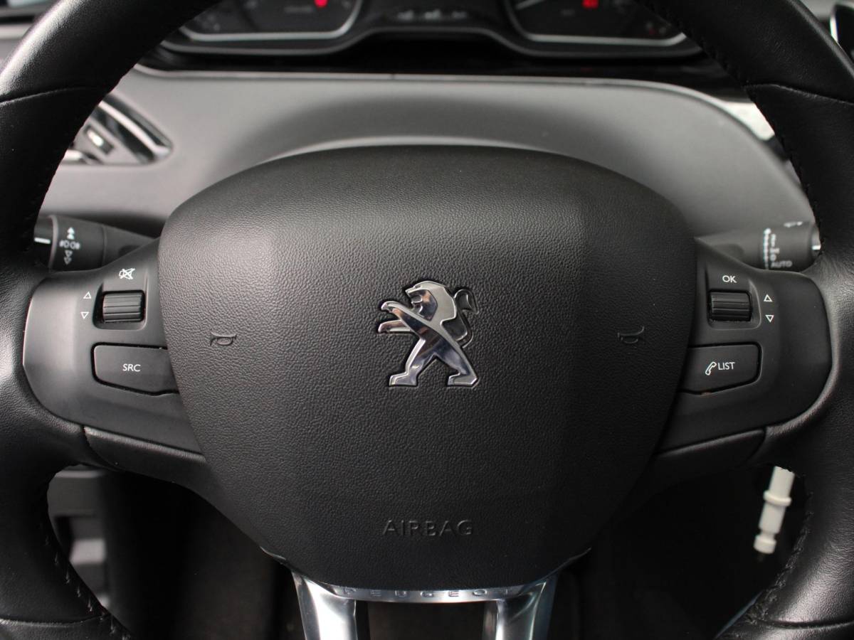 Peugeot 208 Peugeot 208 1.2 PureTech Signature | Airco | Navi | Park sens | Lm-Velgen