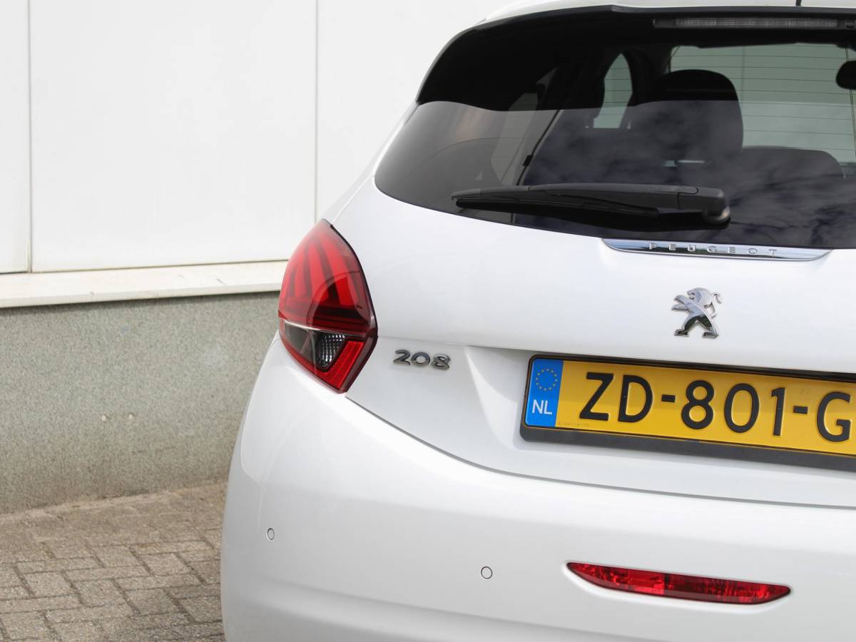 Peugeot 208 Peugeot 208 1.2 PureTech Signature | Airco | Navi | Park sens | Lm-Velgen